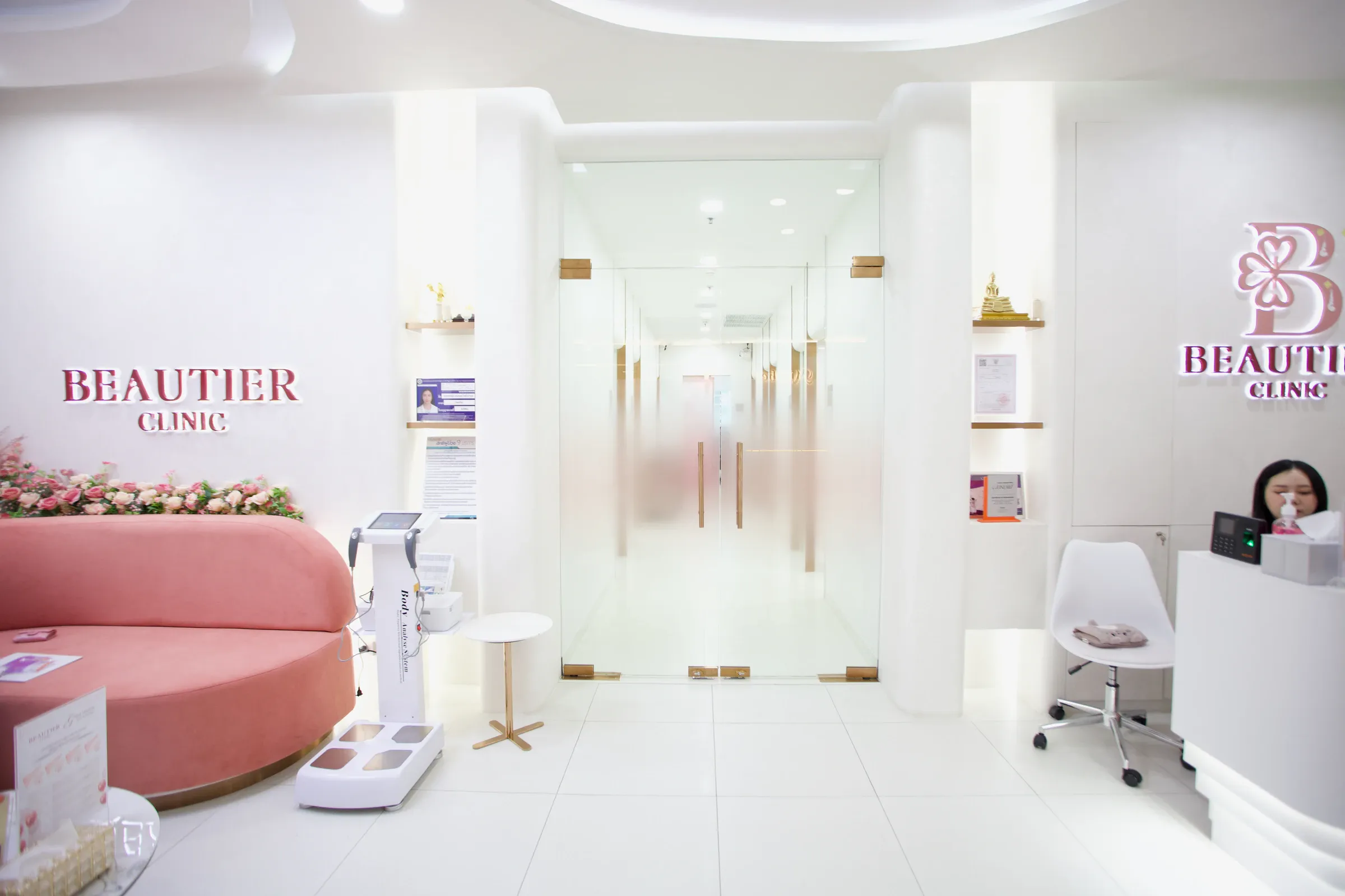 พื้นที่รับรองภายใน Beautier Clinic พระราม 9
