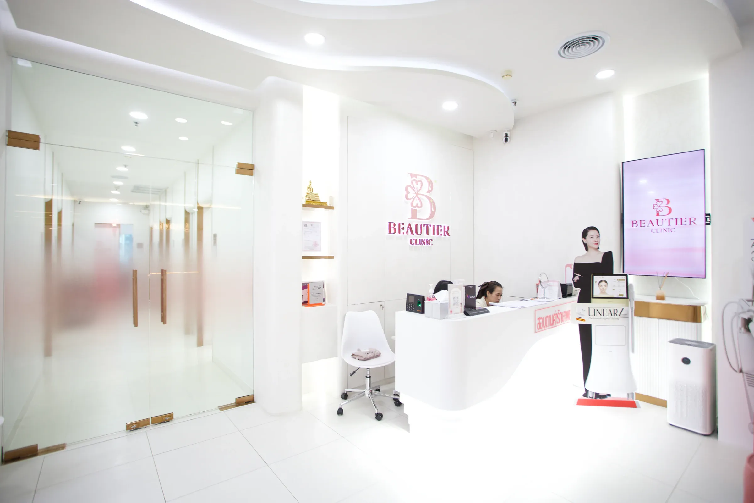 บริเวณต้อนรับ Beautier Clinic พระราม 9