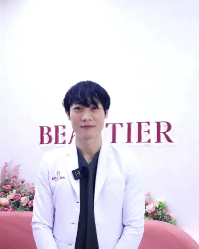 นพ.ภูวกร ภาณุอัครภัทร